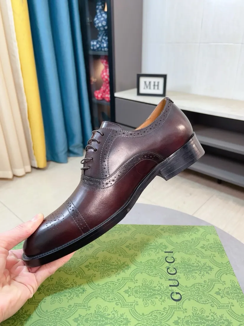 Factory price 500🌹🌹 [GUCCI Gucci] A new style of formal men's leather shoes is coming~ The original quality upper is made of cowhide imported from Italy + soft and delicate leather, comfortable and soft first-layer cowhide lining, rubber wear-resistant outsole, the shoe shape is dignified and domineering, and the luxury charm cannot be concealed! The natural and free nouveau riche leads the trend. Code number: 38-44